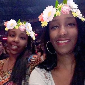 Meet your Posher, Chryssy